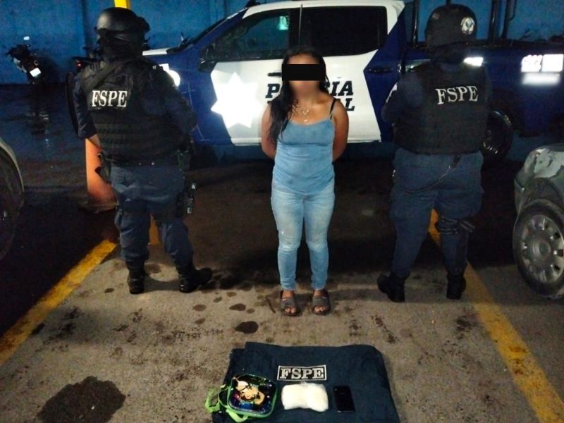 Rosa N fue detenida por llevar consigo un kilo de droga.