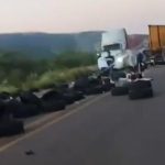 Choque entre dos tráileres y un camión de carga en la carretera Silao-San Felipe; hay un herido