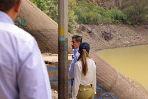 Juan Andrés Balderas, directo del Simapag, informa sobre las acciones que se realizan para reparar la fuga en la presa La Soledad.