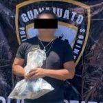 Llevaba casi un millón de pesos en efectivo en camioneta con vidrios polarizados; no acreditó su propiedad