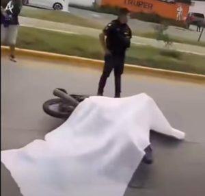 Motociclista muerto