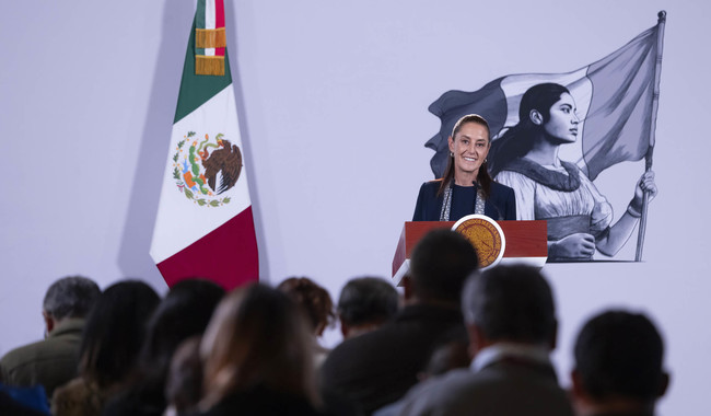A partir del 3 de noviembre entra en vigor regulación del uso de celulares en escuelas.