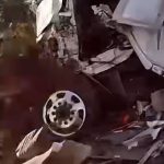 Al chocar de frente dos tráiler uno de los choferes murió; el otro está gravemente herido