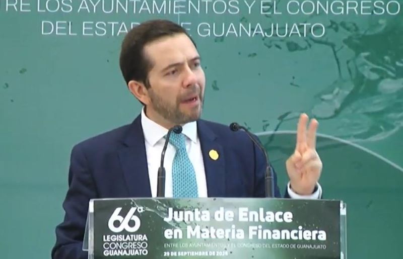 Diputado Víctor Zanella Huerta.