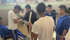 Jóvenes del Centro de Internamiento en pleno trabajo.