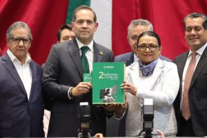 Rosa Isela se escabulló para evadir los cuestionamientos de los grupos parlamentarios.