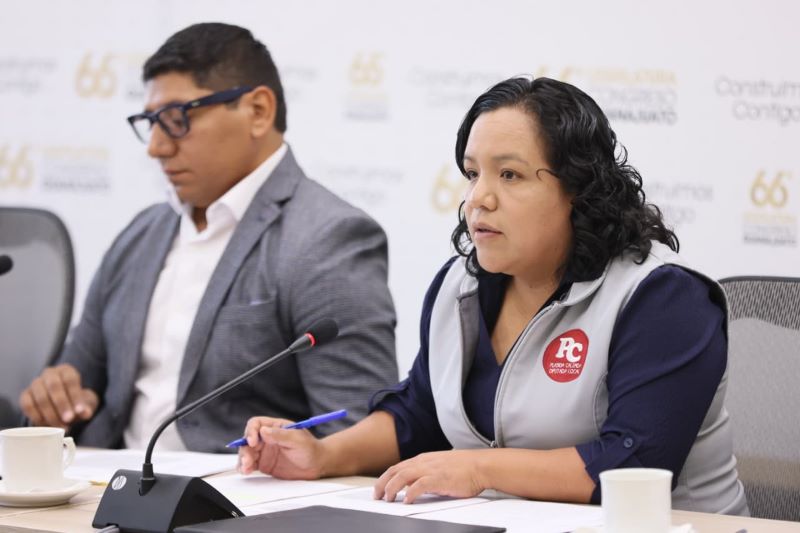 Diputado Jesús Hernández Hernández y diputada Plásida Calzada Velázquez.