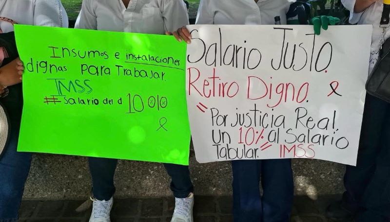 Manifestación de trabajadores del IMSS de Celaya.