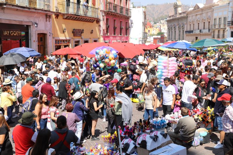 Turistas en Guanajuato capital